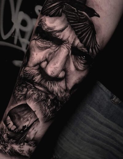 realistisk tatovering, Anne Mette Pedersen, annemp.ink black n grey, sort tatovering, sort og hvid tatovering, viking tatovering,