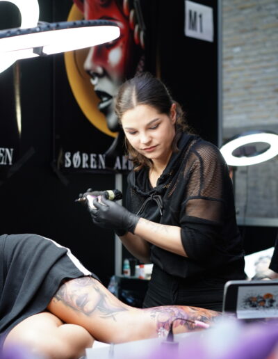 Anne Mette Pedersen, prisvindende tatovør, tatovører, dansk tatovør, professionelle tatovører, kropskunst, tatovører jylland, Annemp.ink, Nordic ink festival, tattoo convention, hca ink festival, Prison ink,